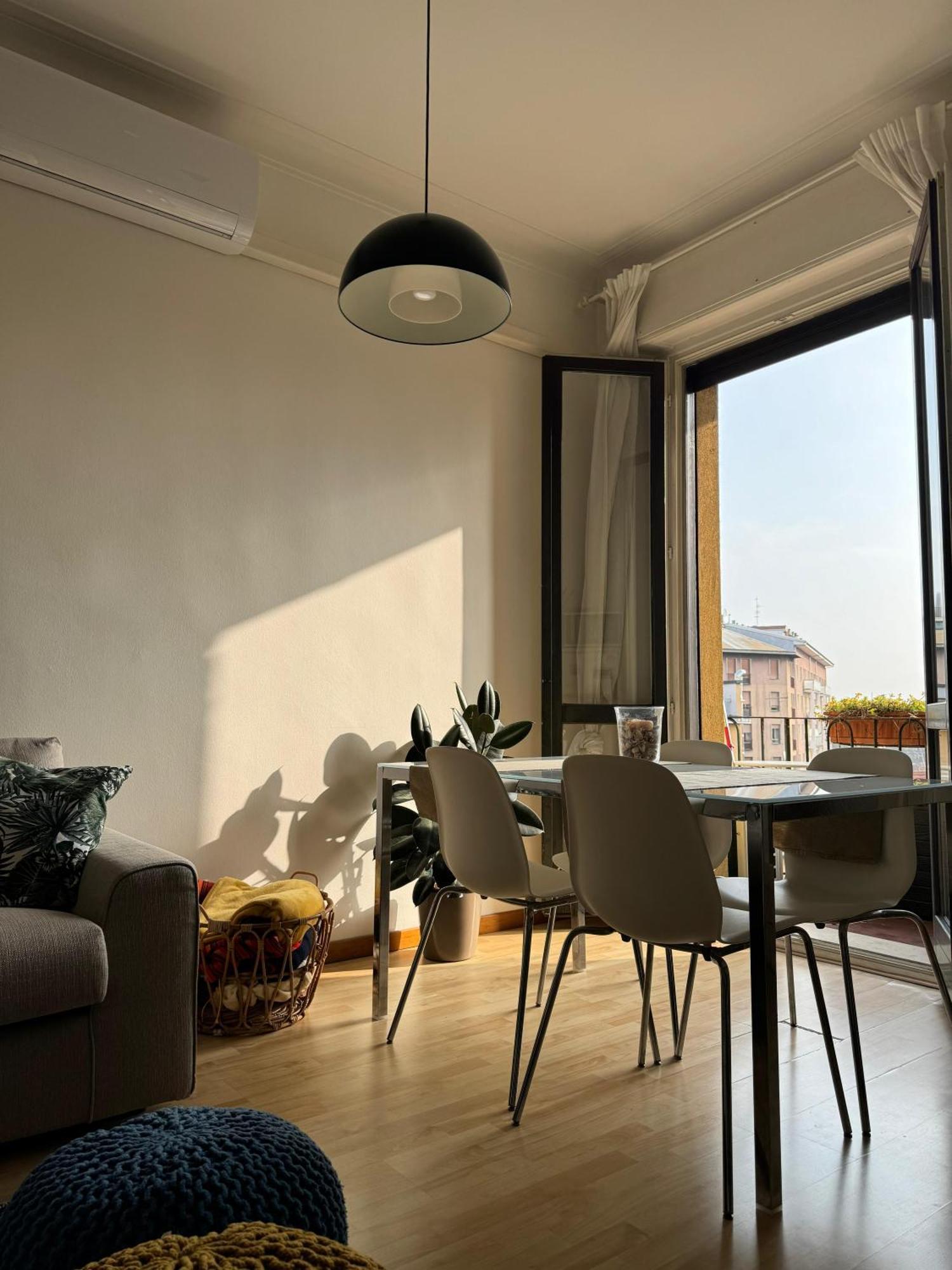 Appartamento Trilocale Con Due Balconi A Isola Porta Nuova Milano Esterno foto