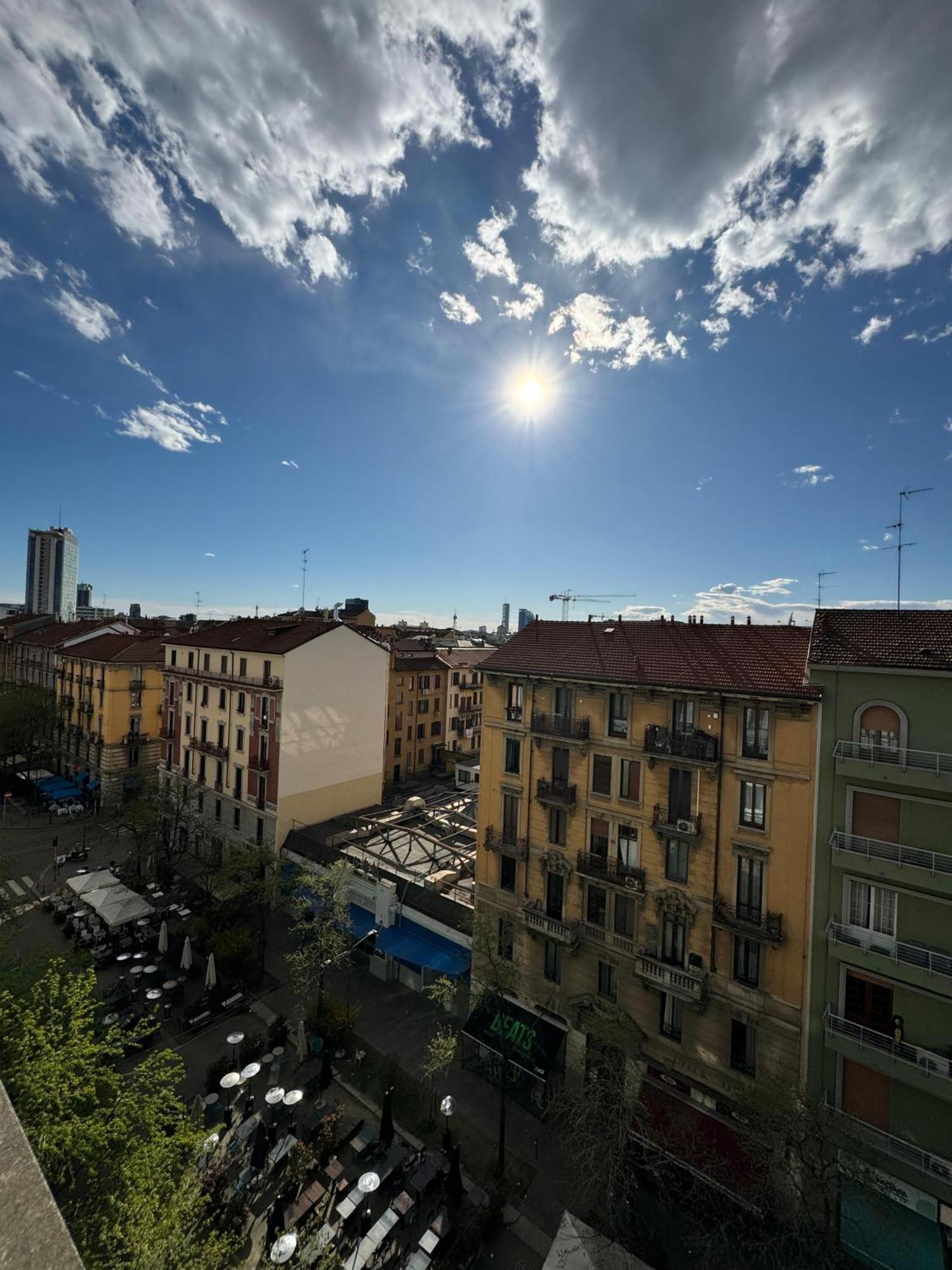 Appartamento Trilocale Con Due Balconi A Isola Porta Nuova Milano Esterno foto