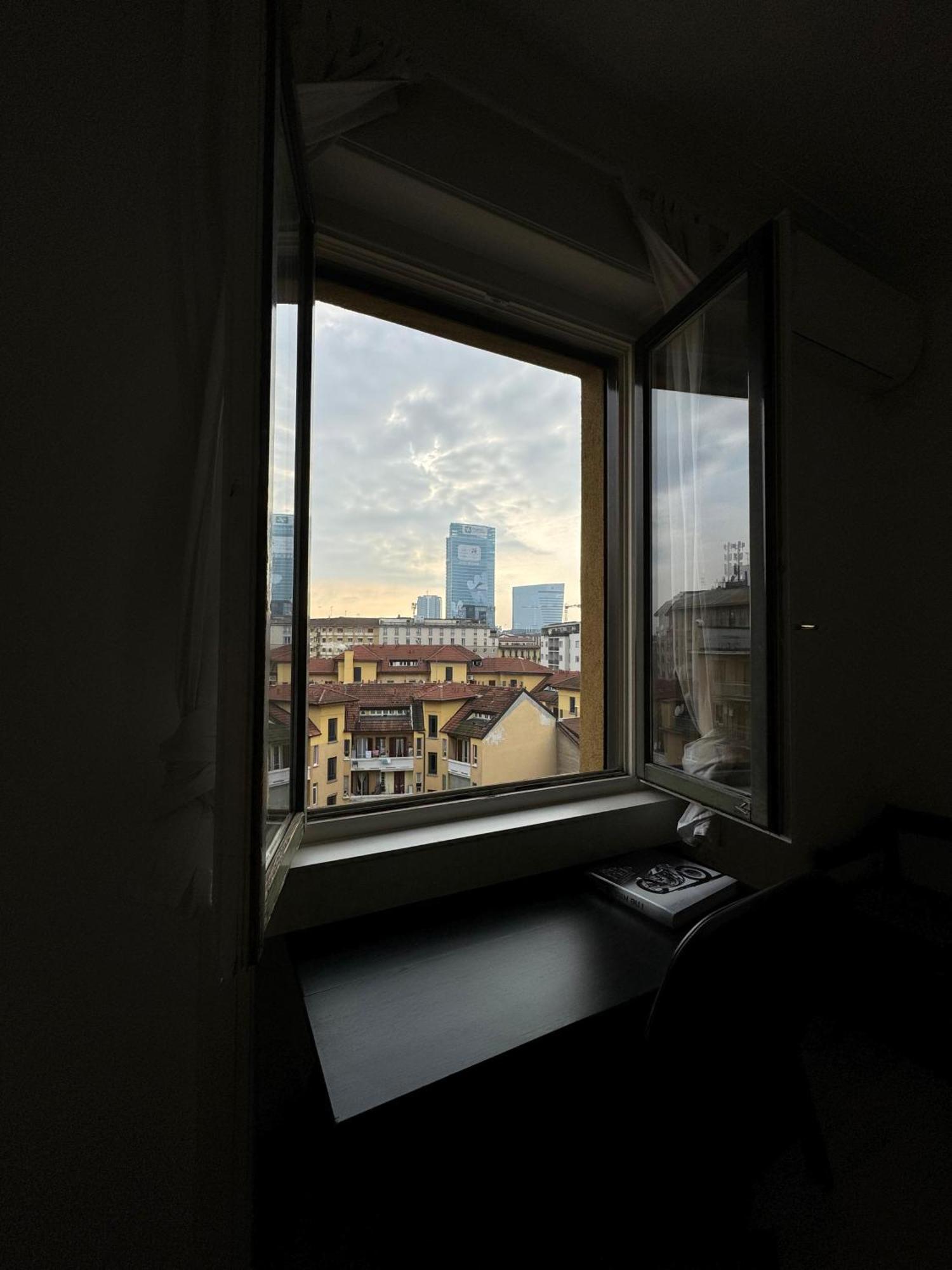 Appartamento Trilocale Con Due Balconi A Isola Porta Nuova Milano Esterno foto