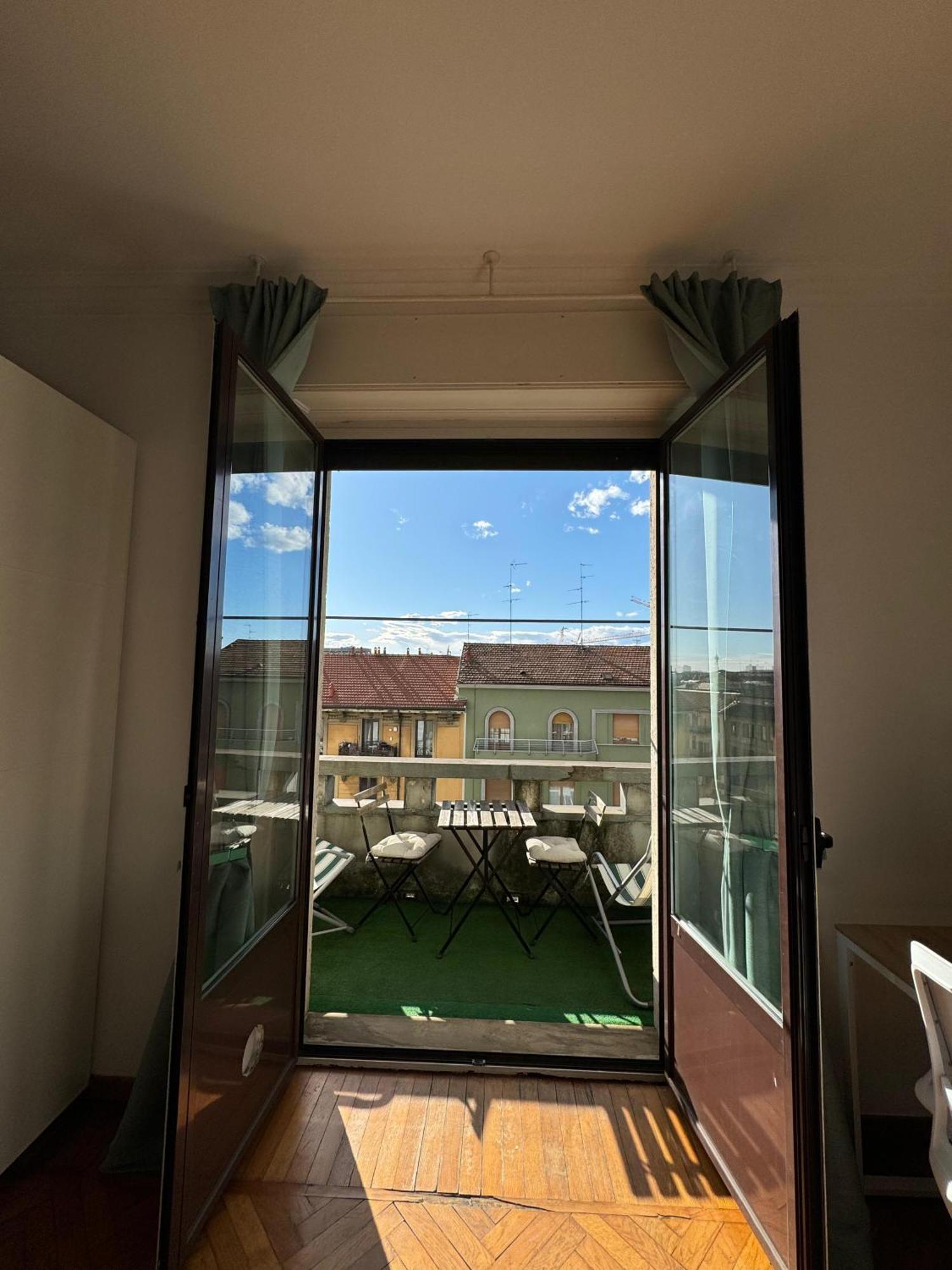 Appartamento Trilocale Con Due Balconi A Isola Porta Nuova Milano Esterno foto